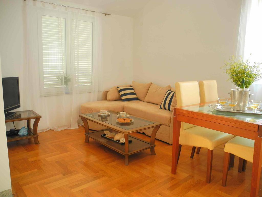 Apartments Antonela Jezera Buitenkant foto
